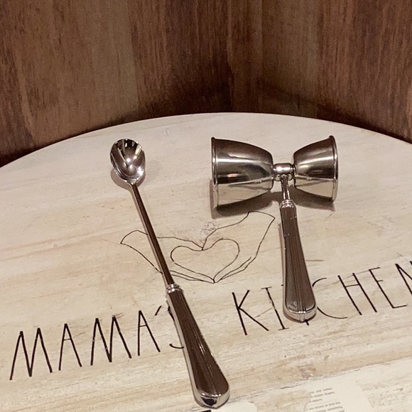 NEW Benson 2pc Bar Tool Set with Case
Bar Set by Reed & Barton in box - Picture 5 of 7